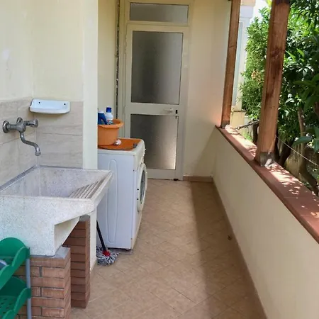 Appartamento A 150 Mt Dal Mare Con Incantevole Patio Appartement
